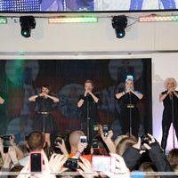 Steps' performs live at the Trafford centre in Manchester | Picture 111535